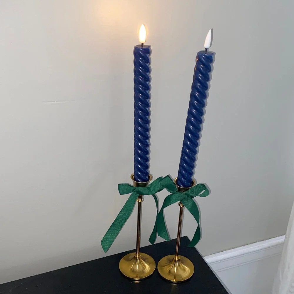 Lauren Christmas style Theme Blue Spiral Candles Gold Holders candlesticks set 2